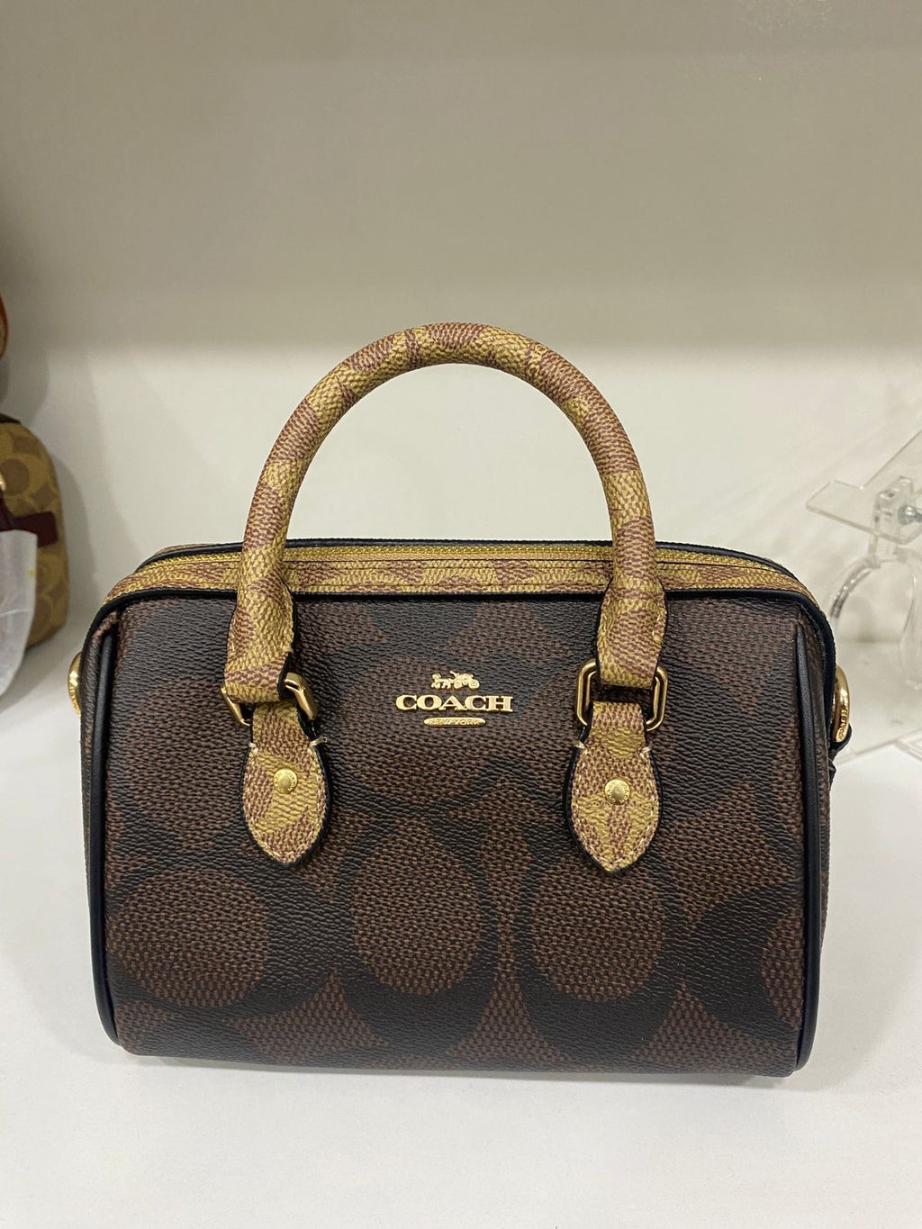 ✨ Coach Signature Mini Bennett – L'Éclat du Khaki & Camel